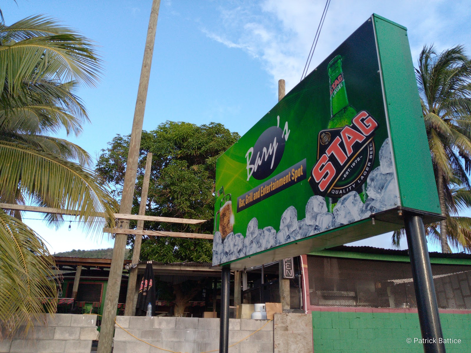 Bary's Bar & Grill